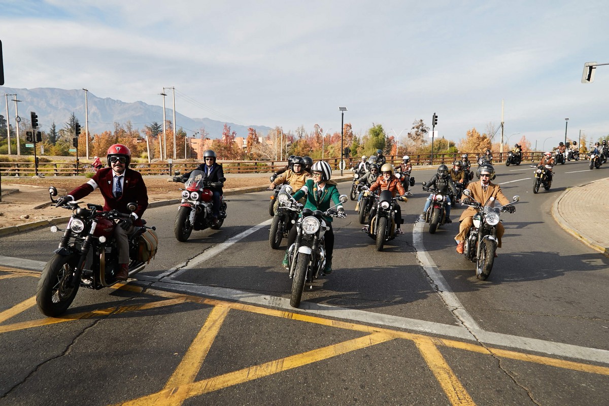 Santiago reúne más de 2.000 motos en campaña solidaria Distinguished Gentleman’s Ride 2023